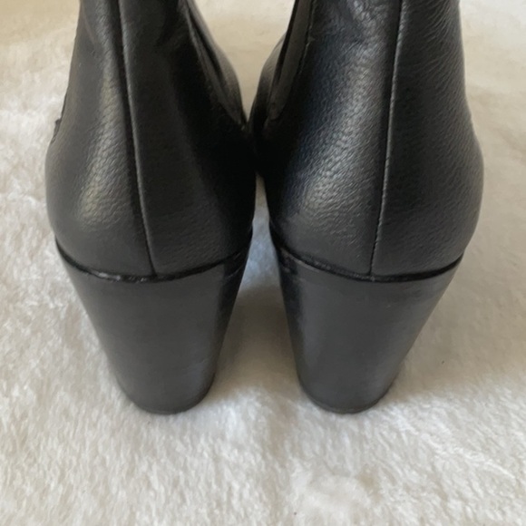Chinese laundry Women's Black Ankle Boots - Picture 3 of 5